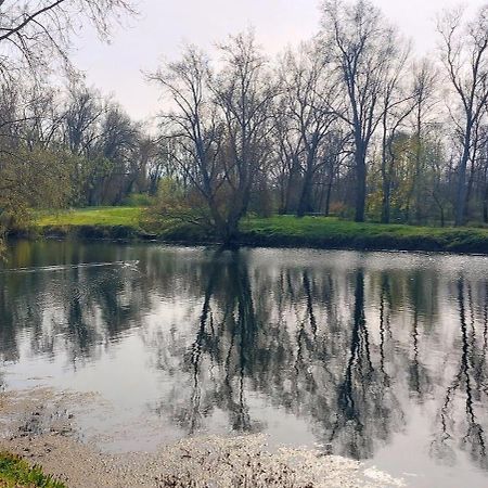 Studio Sur Les Rives D'Allier Moulins (Allier) Exterior foto
